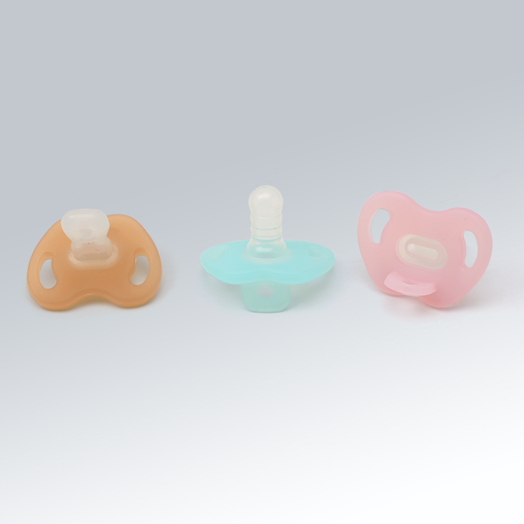  silicone baby nipple